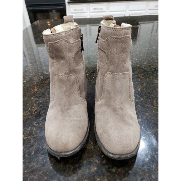 Lucky Brand Mantova Ankle Boots Womens 8M Beige Round Toe Block Heel Side Zipper - Picture 1 of 10